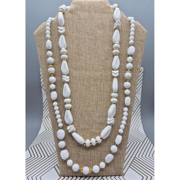 Vintage Lot of 2 White & Gold Tone Beaded Necklaces Elegant Layering 24" & 28" - Picture 6 of 10